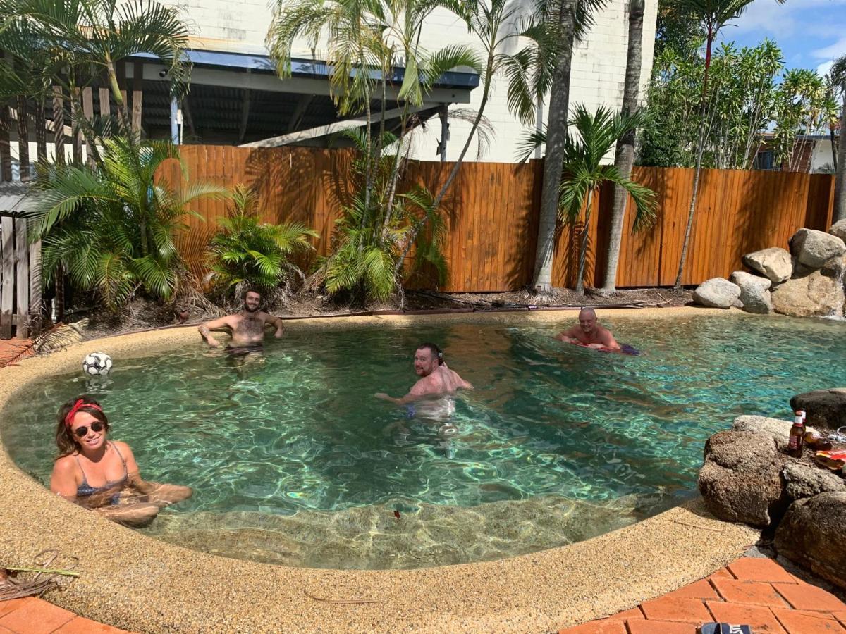 Mumma'S Hostel Cairns Eksteriør billede